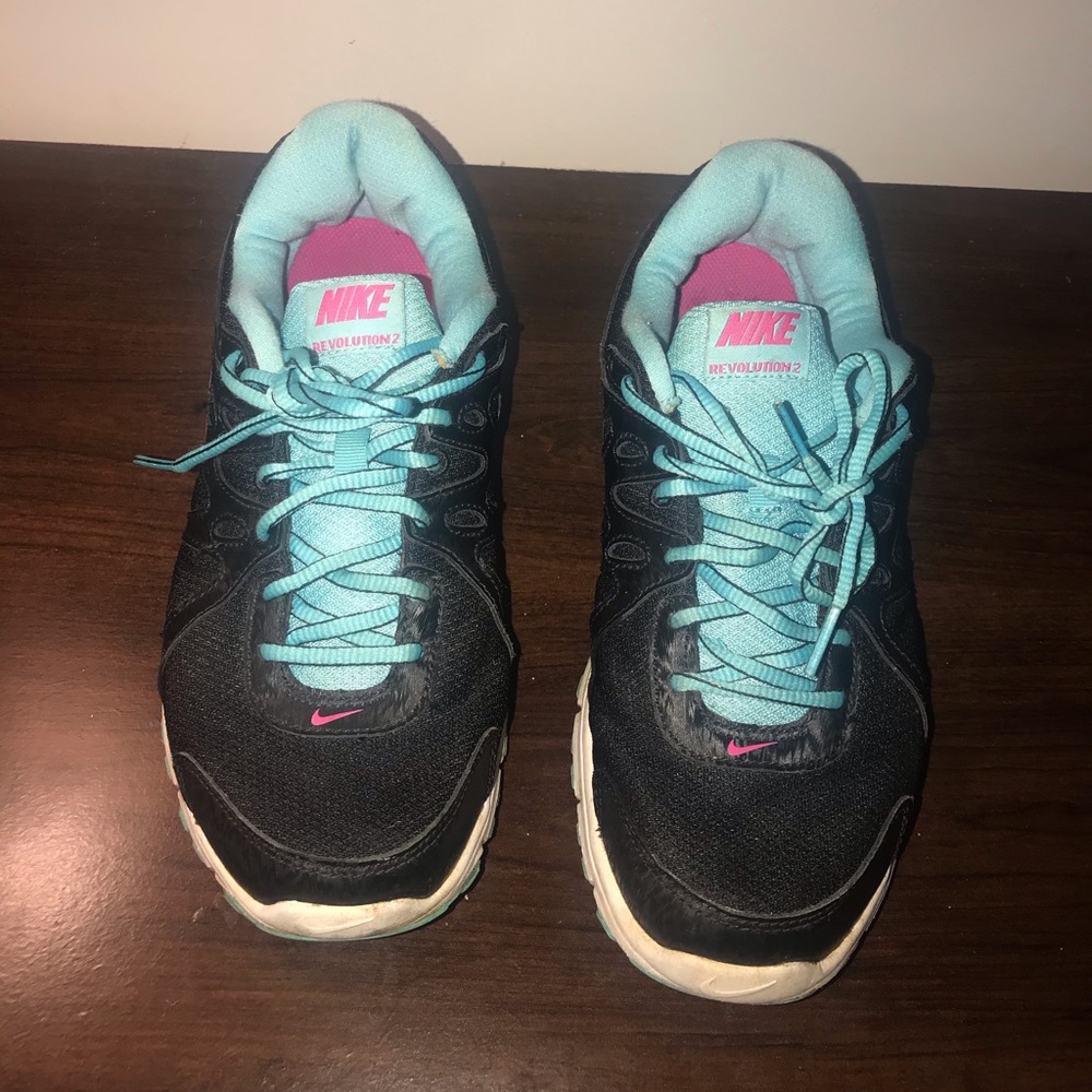 Nike Revolution 2 running shoes